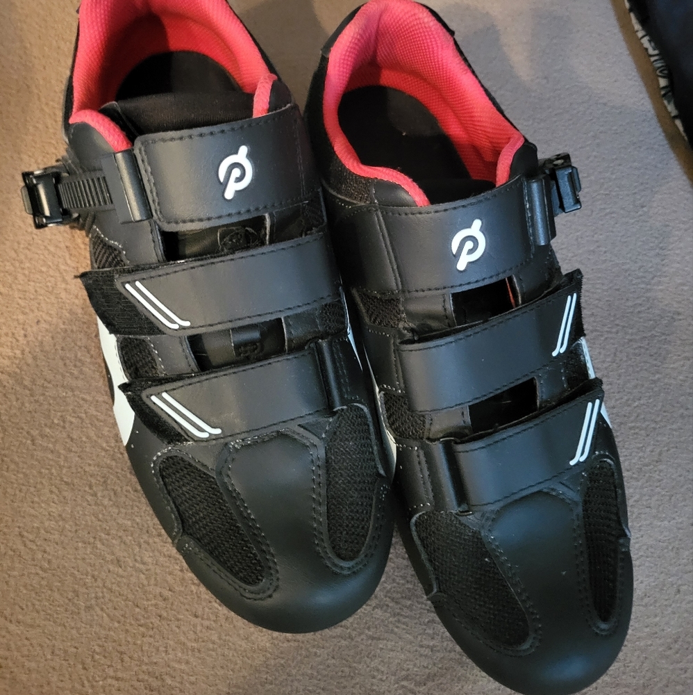 Men's black Peloton cycling shoes (44)